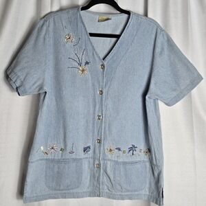 Vintage Teddi Light wash Denim Embroidered Button Up Shirt Cottagecore